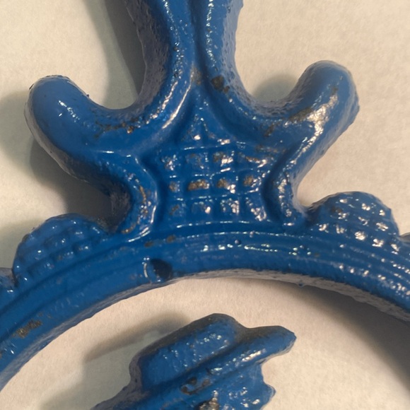 Vtg Pennsylvania Dutch Amish Boy Cast Iron Trivet 7 3/4" x 5 3/4" - Picture 7 of 8